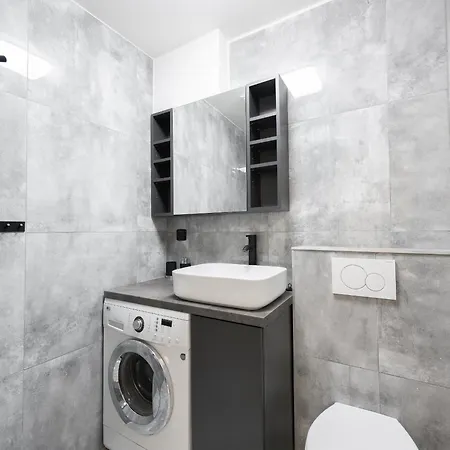 Apartment By The Metro With Private Parking Prague Exterior photo