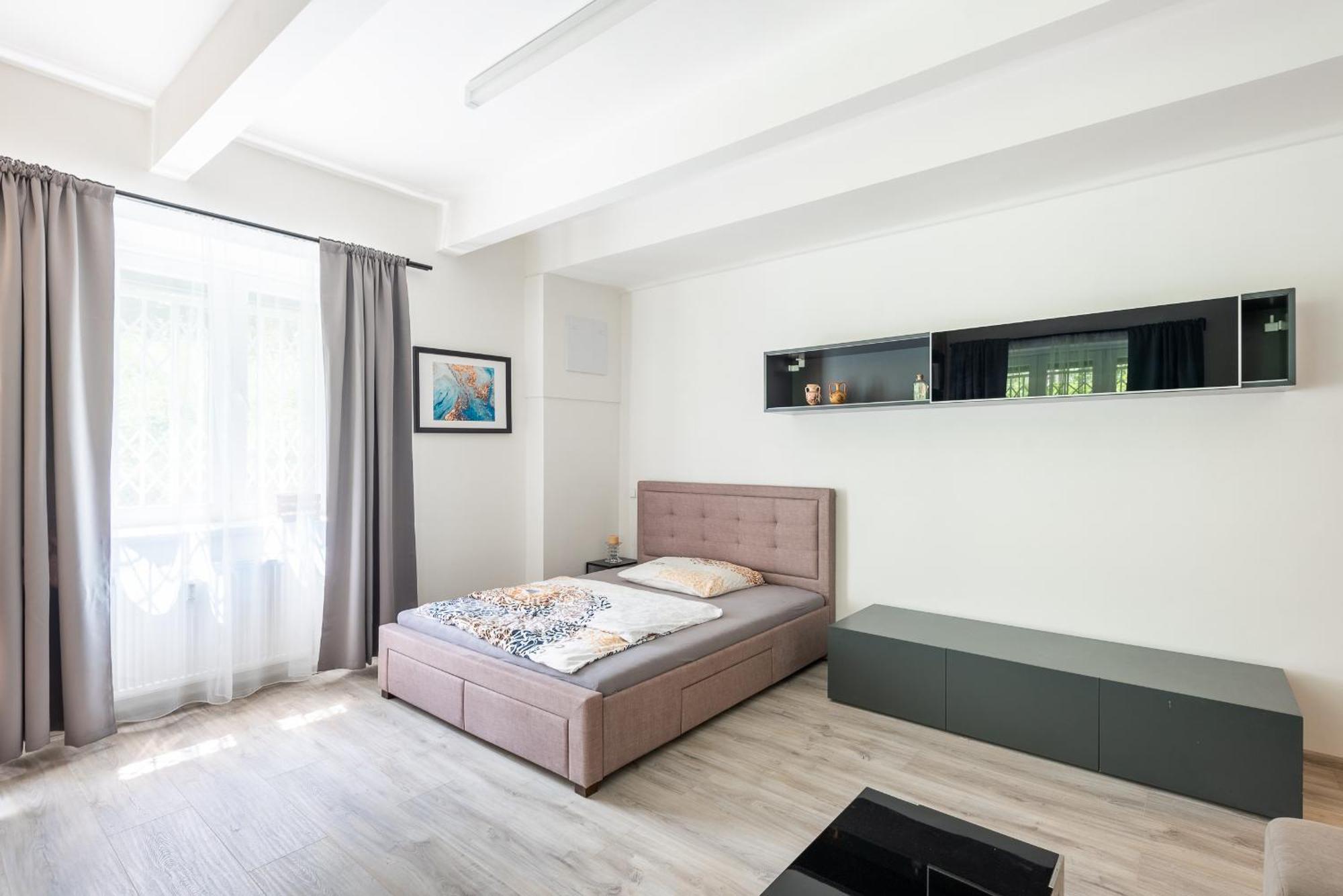Appartement By The Metro With Private Parking *