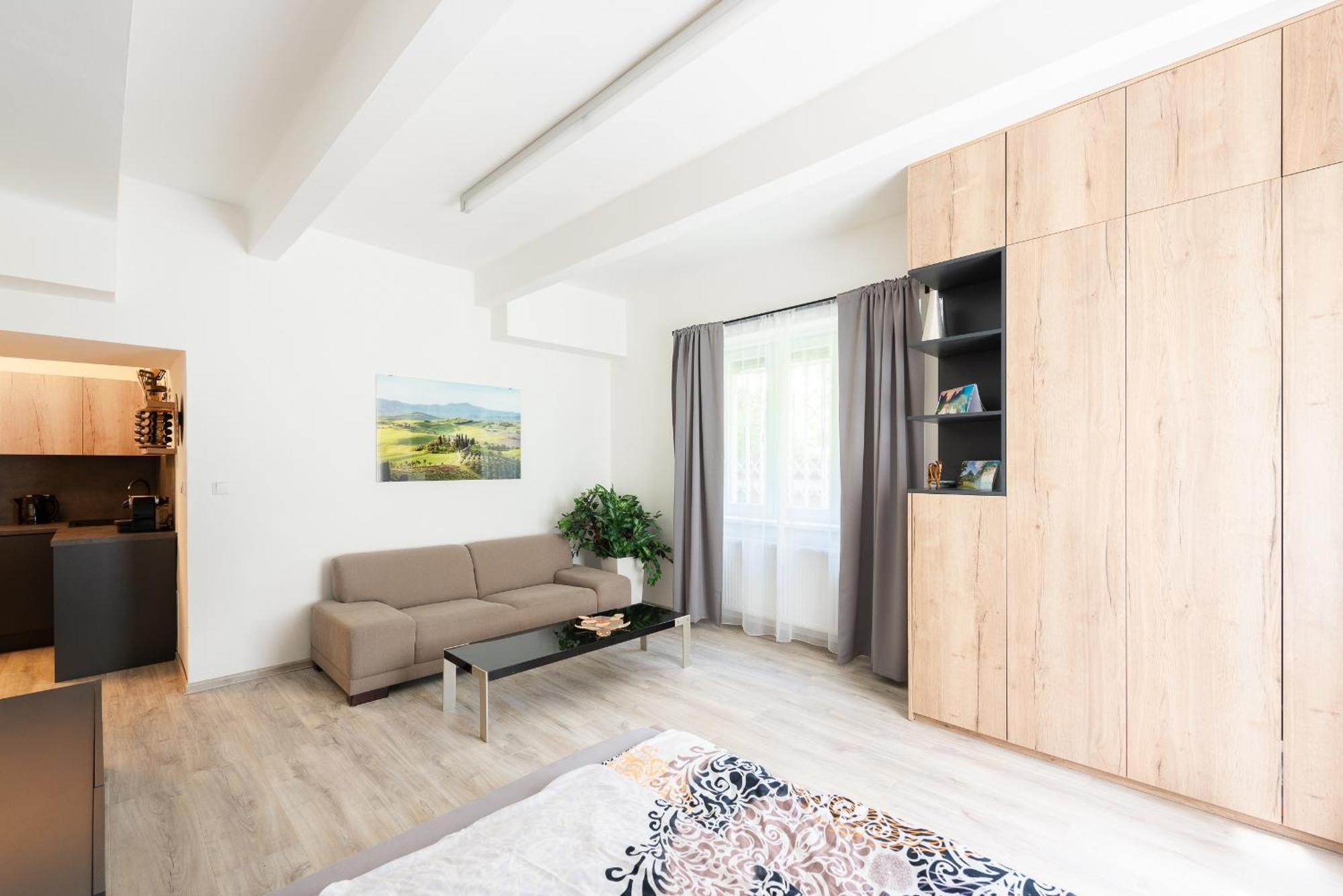 By The Metro With Private Parking Appartement Prague